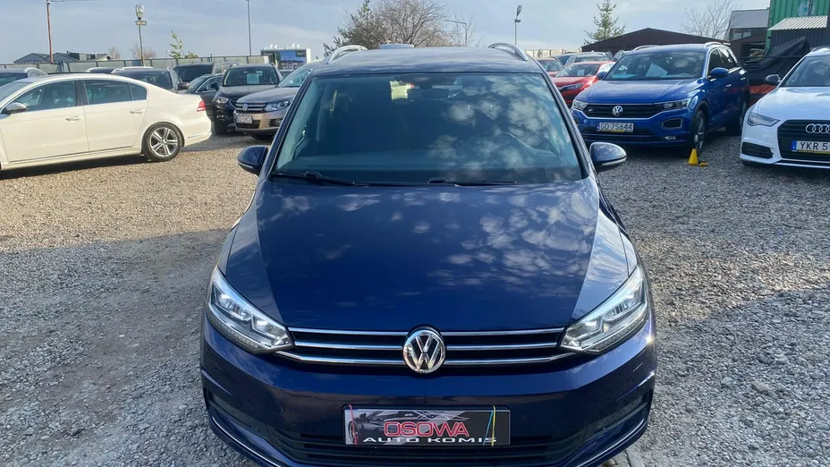 VOLKSWAGEN Touran -
