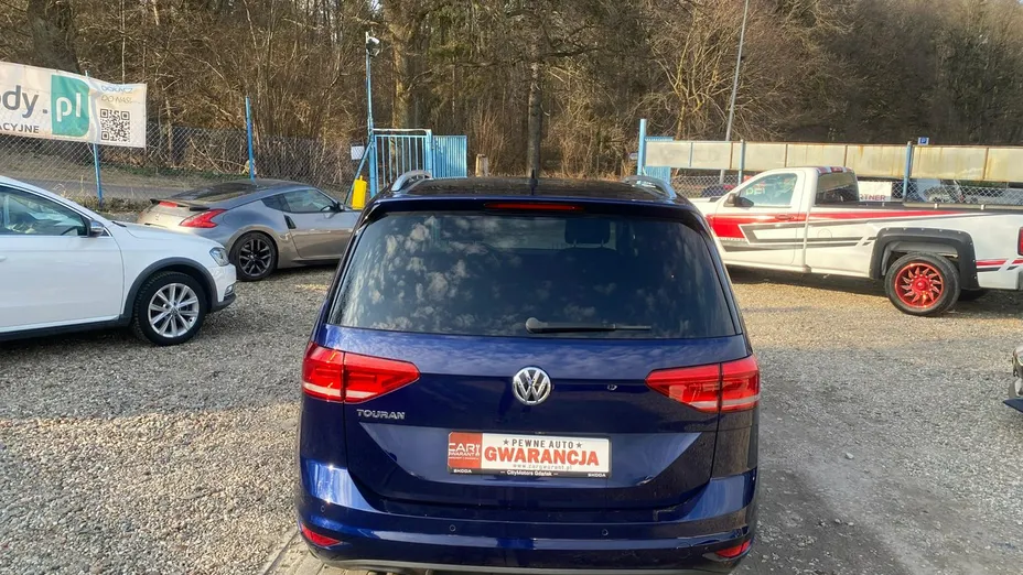 VOLKSWAGEN Touran -
