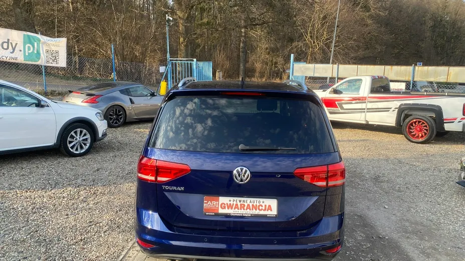 VOLKSWAGEN Touran -