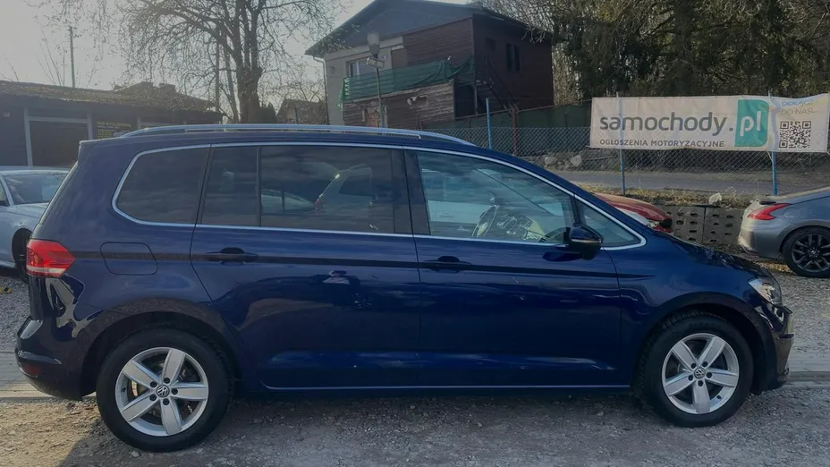 VOLKSWAGEN Touran -
