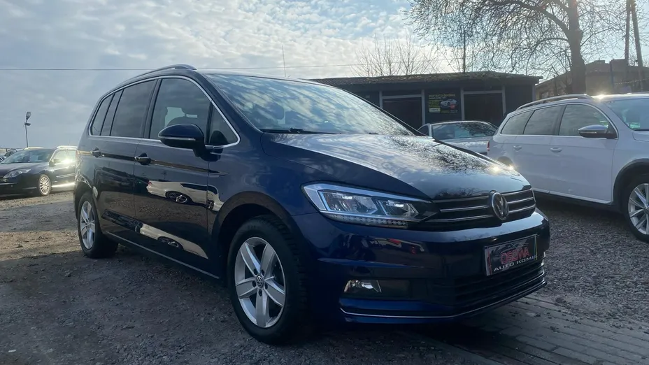 VOLKSWAGEN Touran -