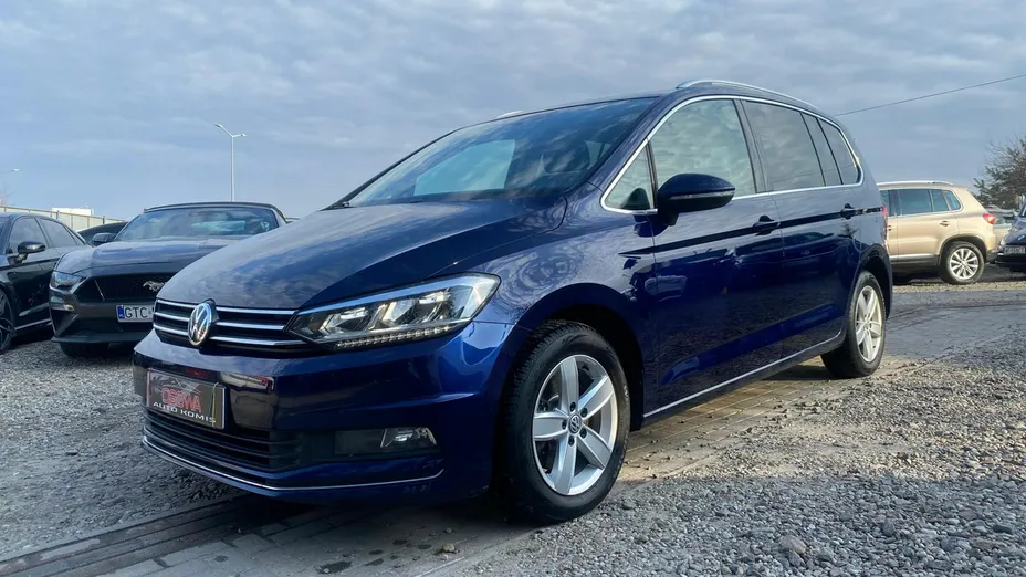VOLKSWAGEN Touran -