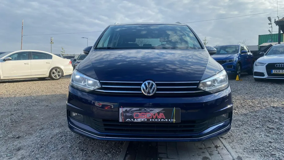 VOLKSWAGEN Touran -