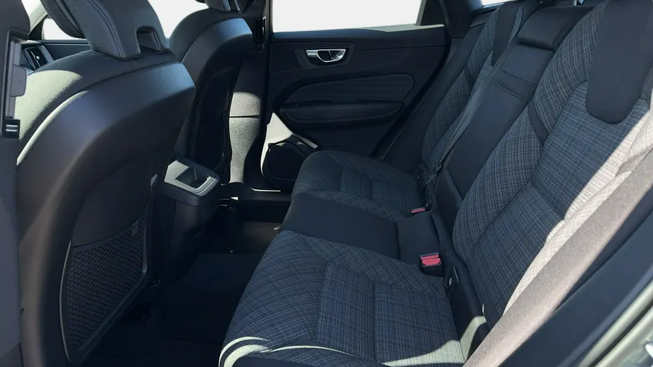 VOLVO XC60 XC60 B4 D AWD Momentum aut