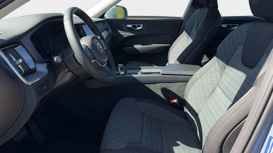 VOLVO XC60 XC60 B4 D AWD Momentum aut