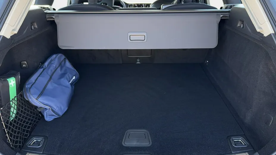 VOLVO XC60 XC60 B4 D AWD Momentum aut