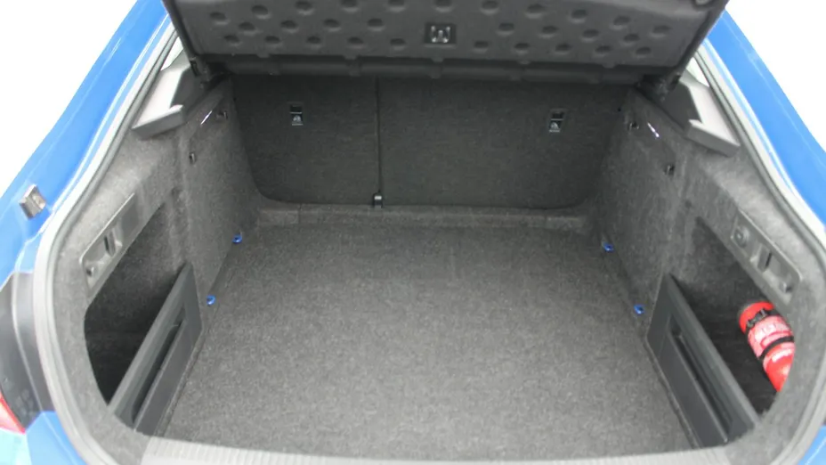 SKODA Superb -