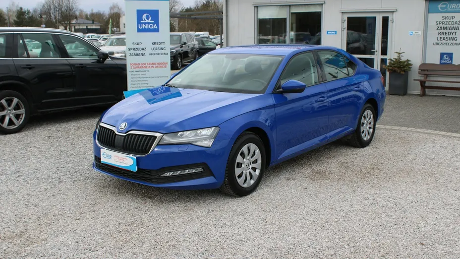 SKODA Superb -