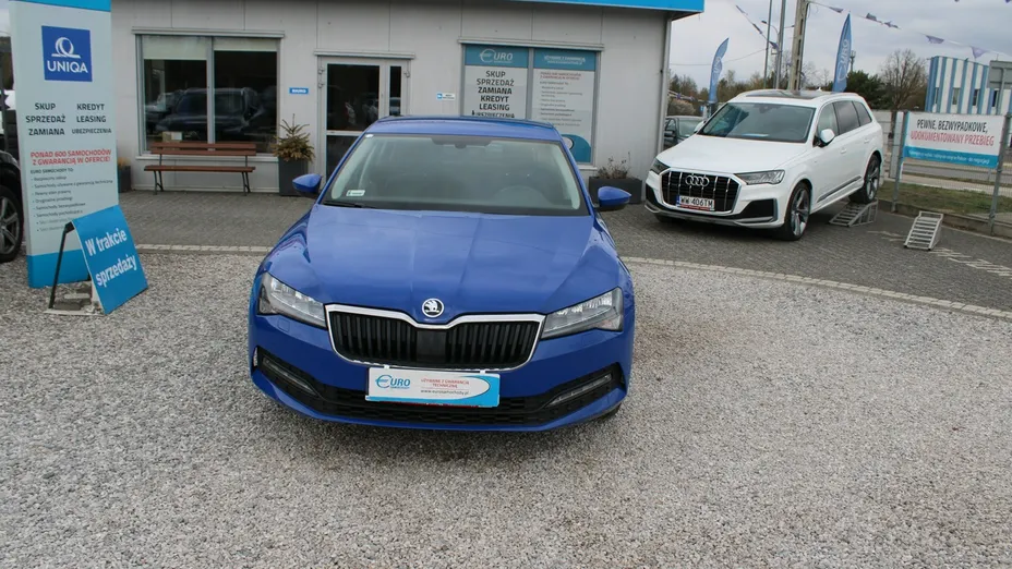 SKODA Superb -