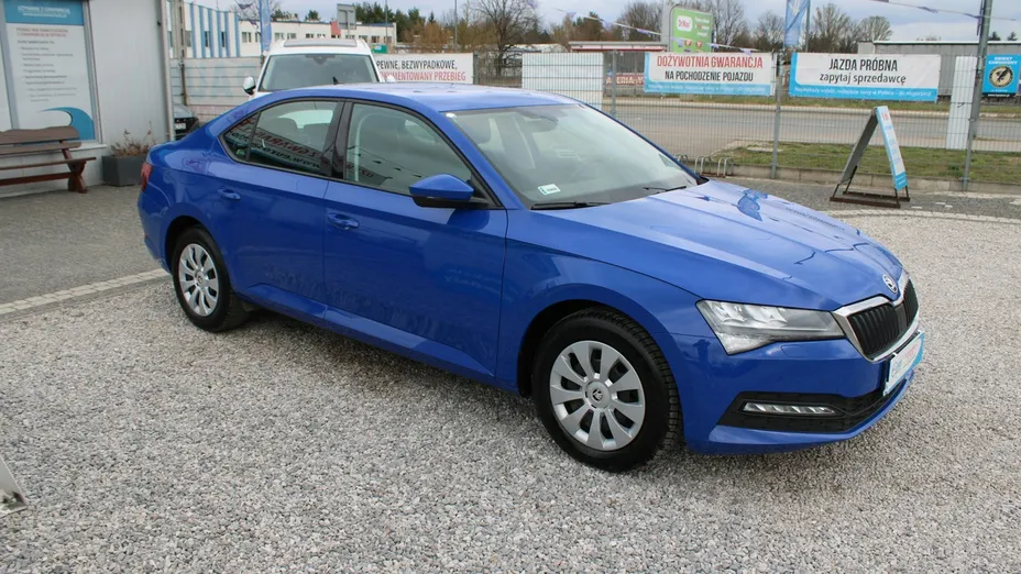 SKODA Superb -