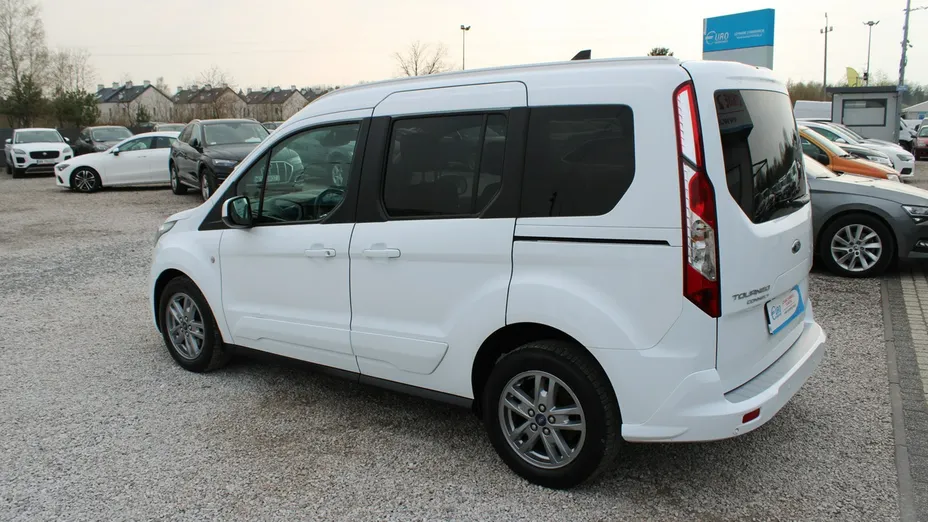 FORD Tourneo Connect -