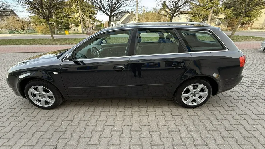 AUDI A4 -
