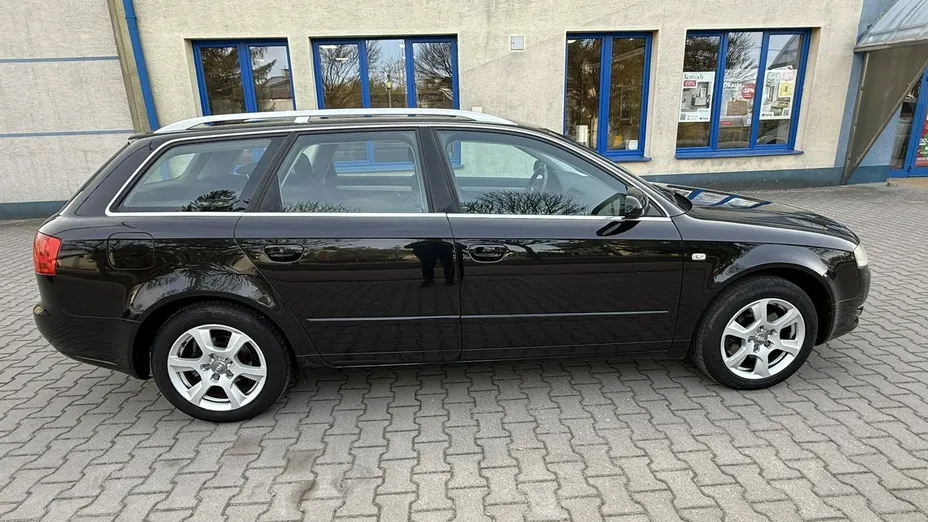 AUDI A4 -