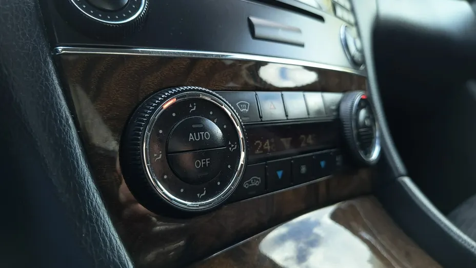 MERCEDES-BENZ C Klasa -