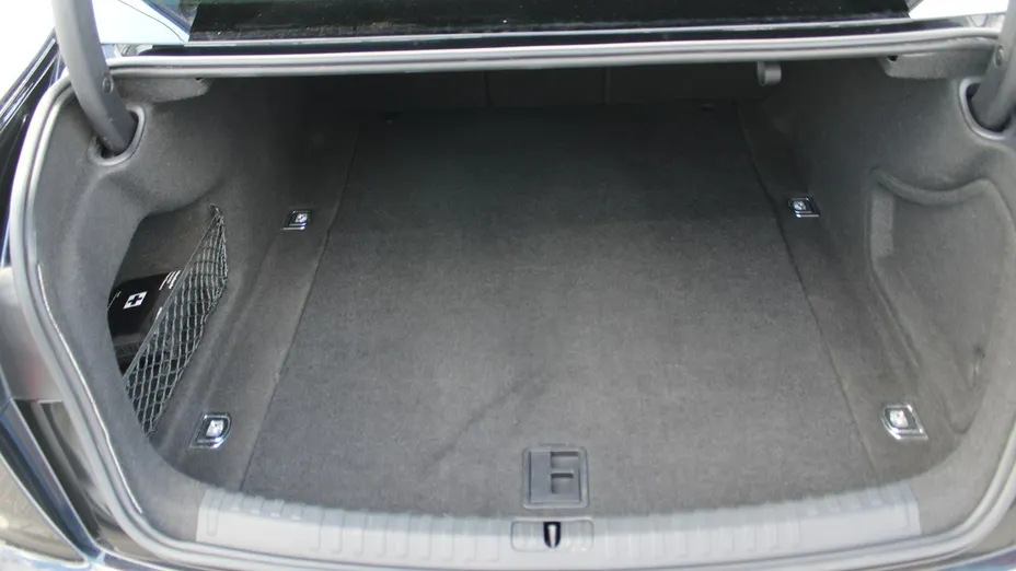 AUDI A6 -