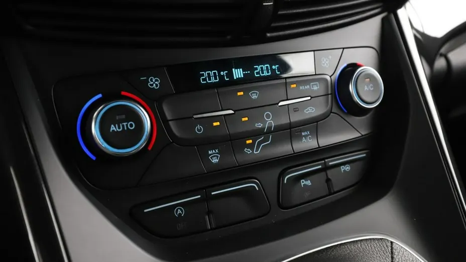 FORD Kuga -