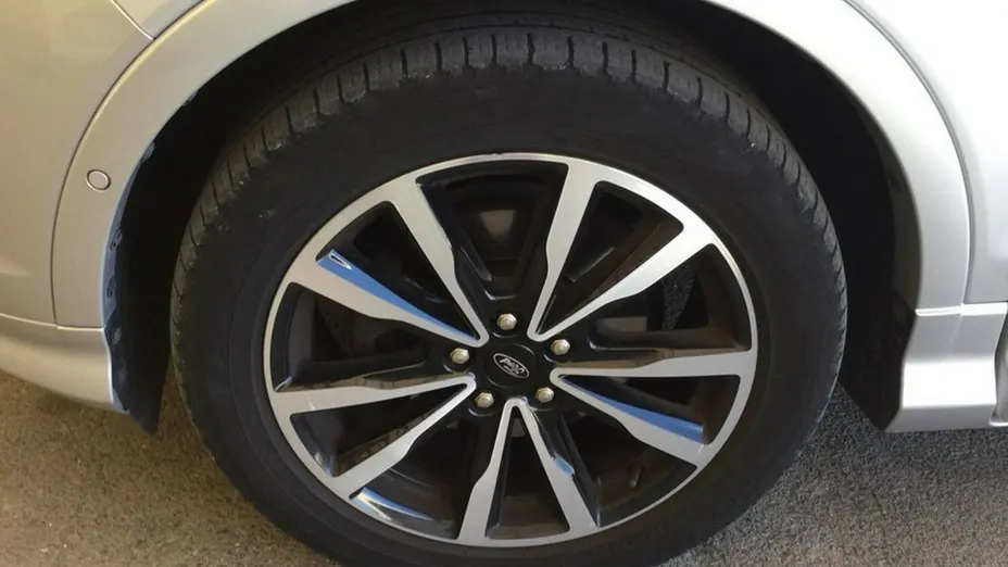 FORD Kuga -