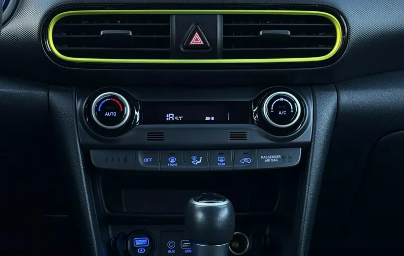 HYUNDAI Kona -
