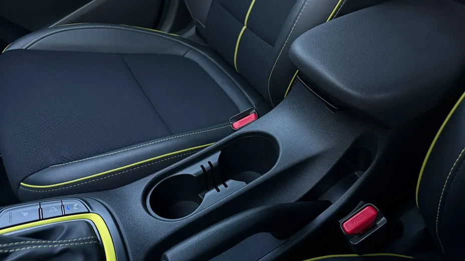 HYUNDAI Kona -