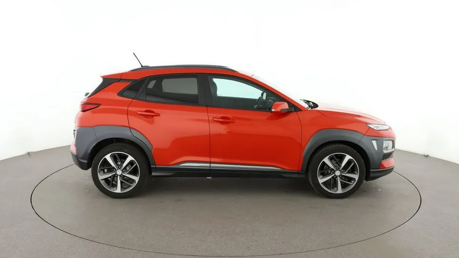 HYUNDAI Kona -