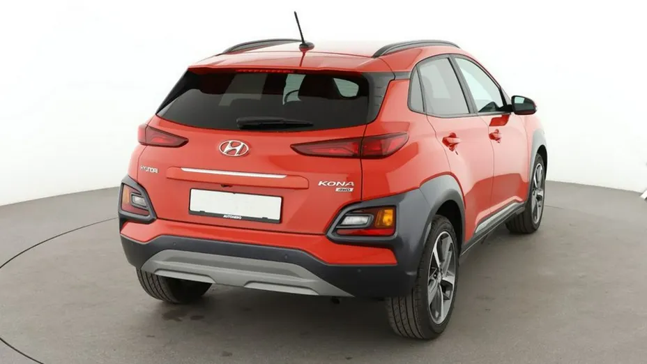 HYUNDAI Kona -