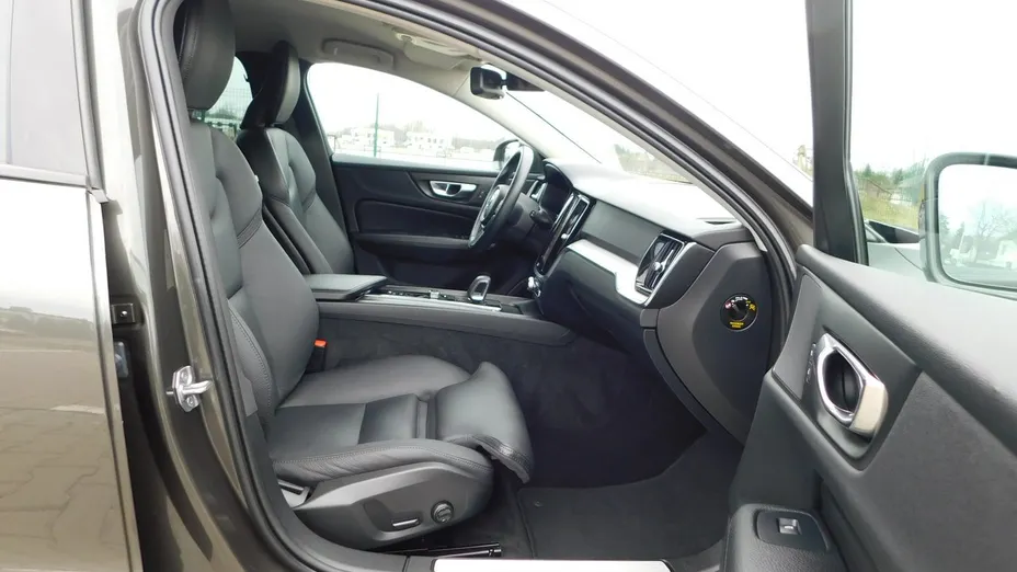VOLVO V60 -