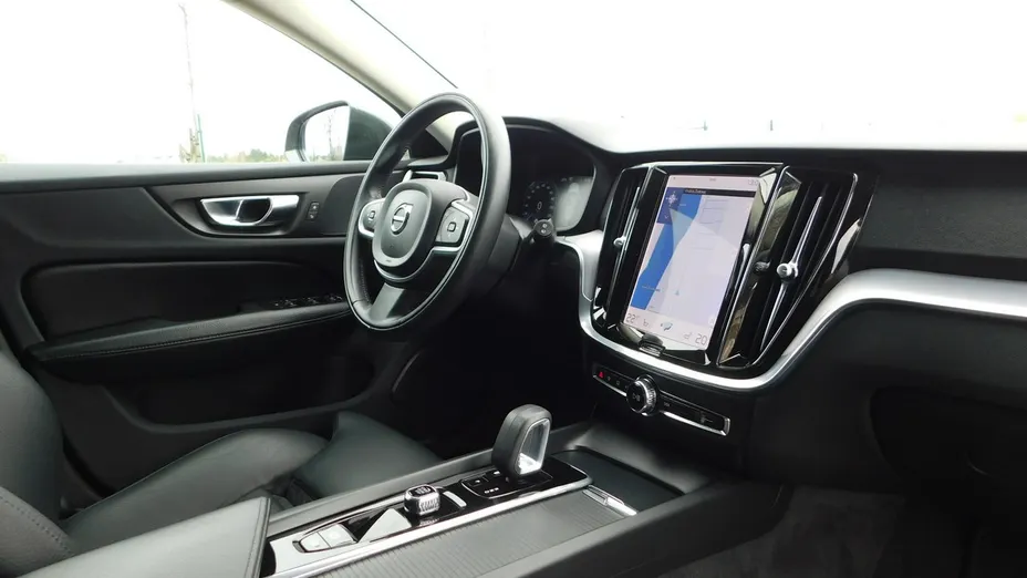 VOLVO V60 -