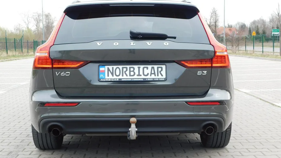 VOLVO V60 -