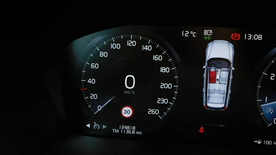 VOLVO V60 -