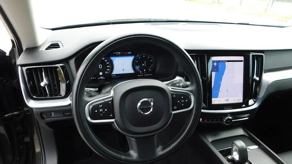 VOLVO V60 -