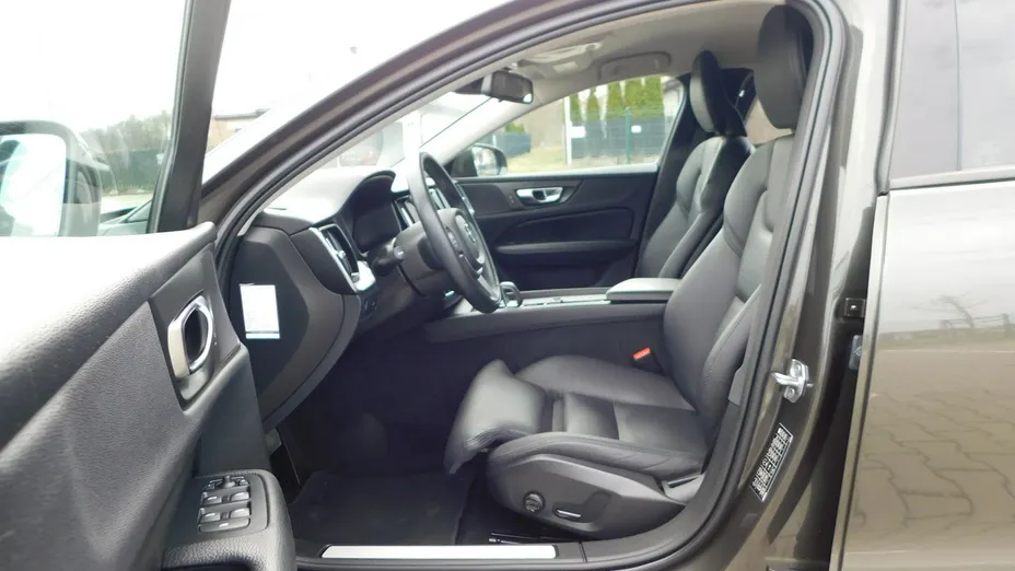 VOLVO V60 -