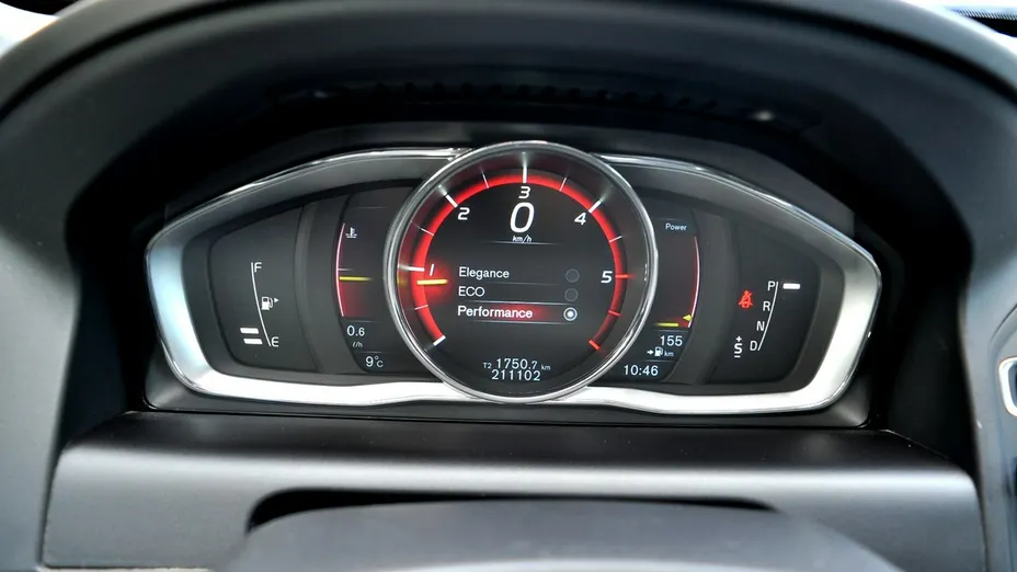 VOLVO XC60 -