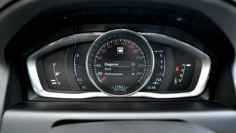 VOLVO XC60 -