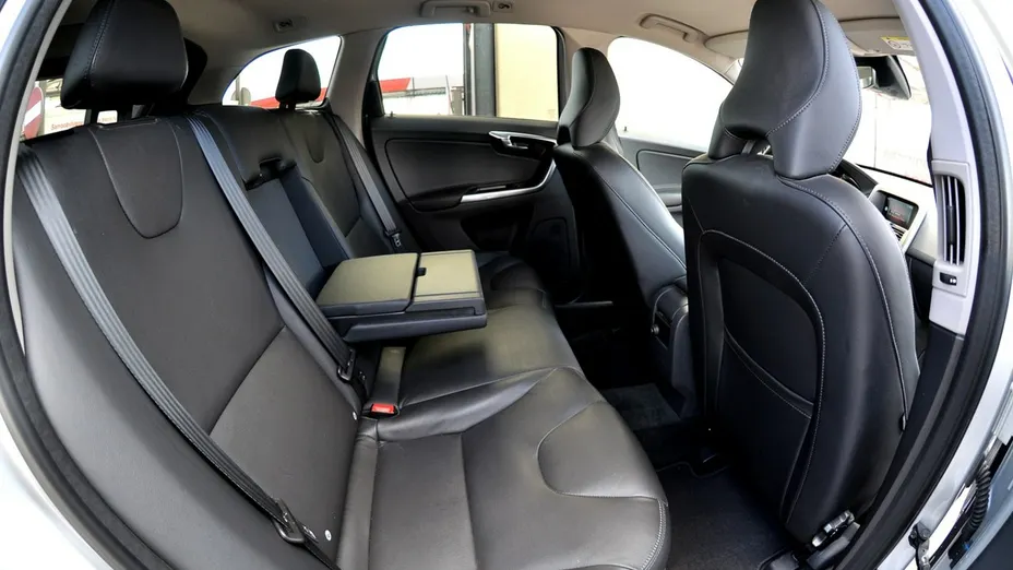 VOLVO XC60 -