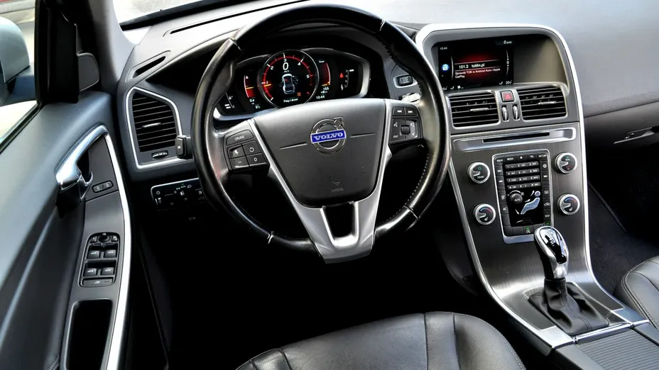 VOLVO XC60 -