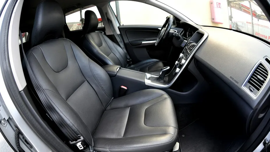 VOLVO XC60 -