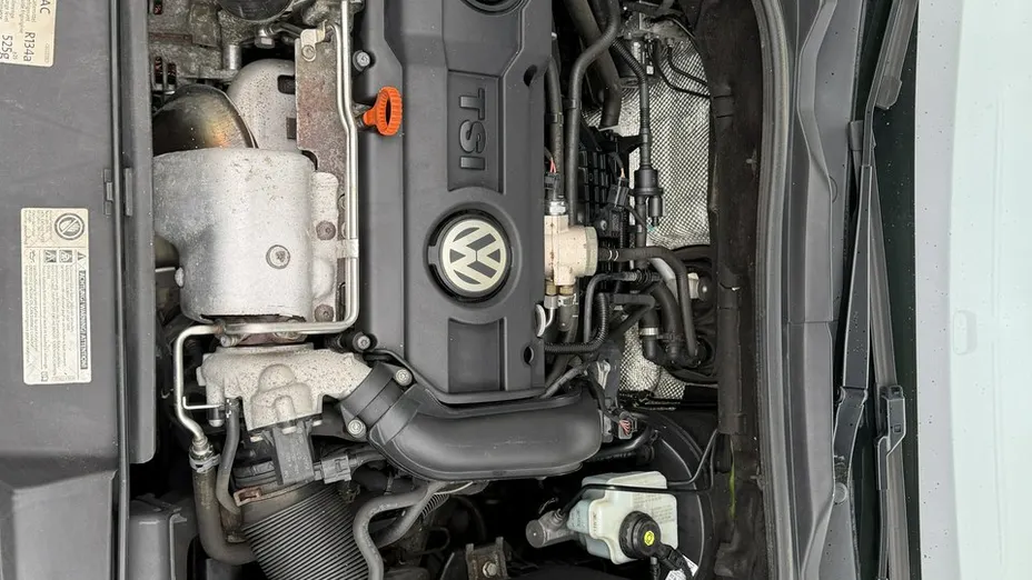 VOLKSWAGEN Scirocco -