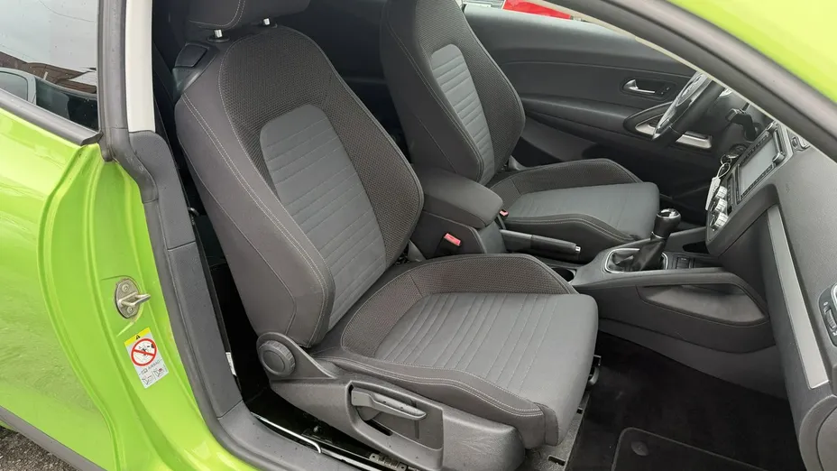 VOLKSWAGEN Scirocco -