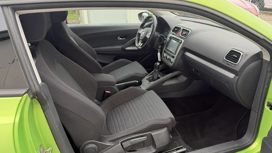VOLKSWAGEN Scirocco -