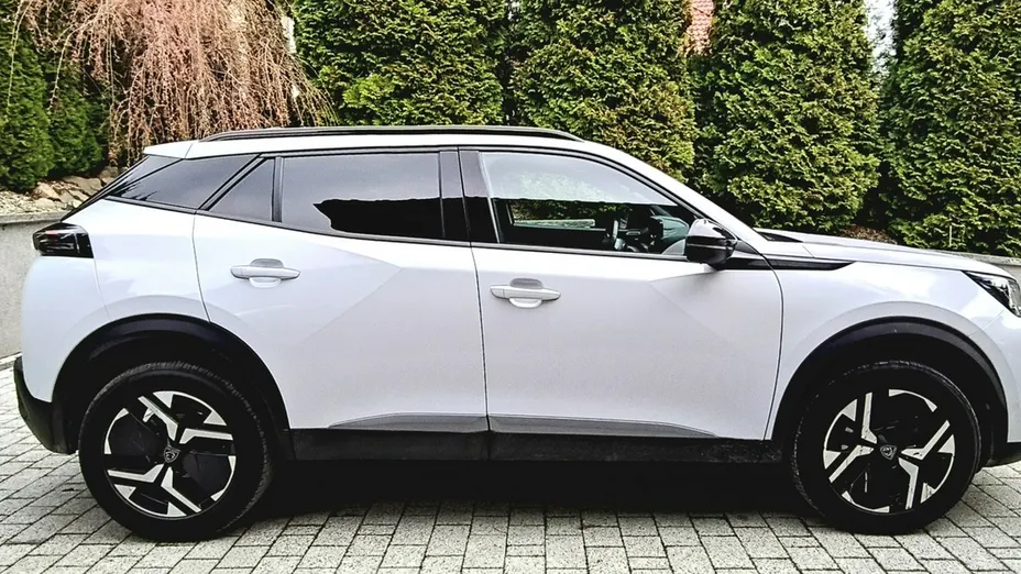 PEUGEOT 2008 -