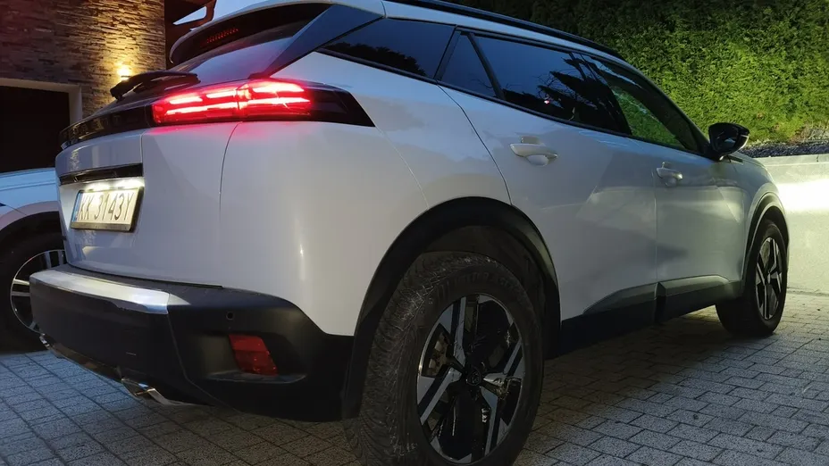 PEUGEOT 2008 -