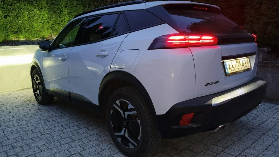 PEUGEOT 2008 -