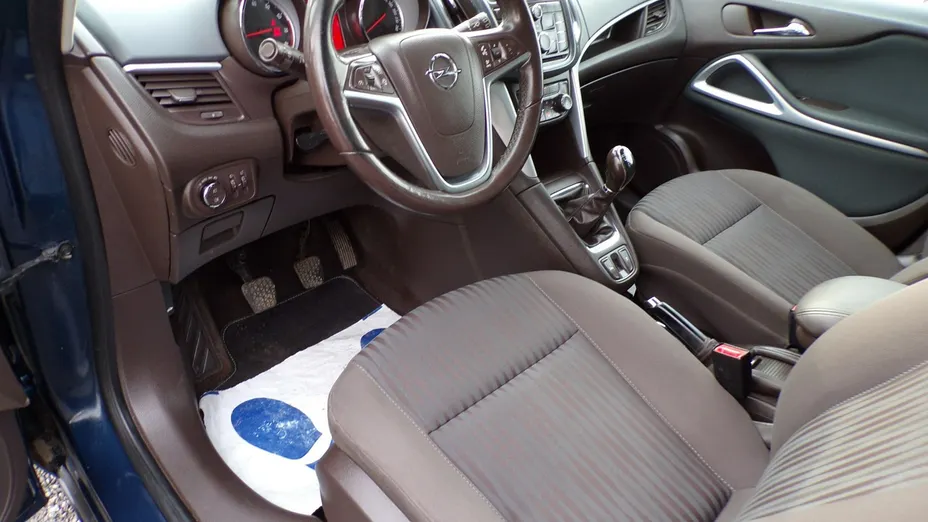 OPEL Zafira -