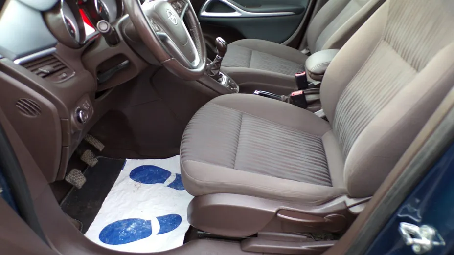 OPEL Zafira -