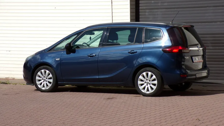 OPEL Zafira -