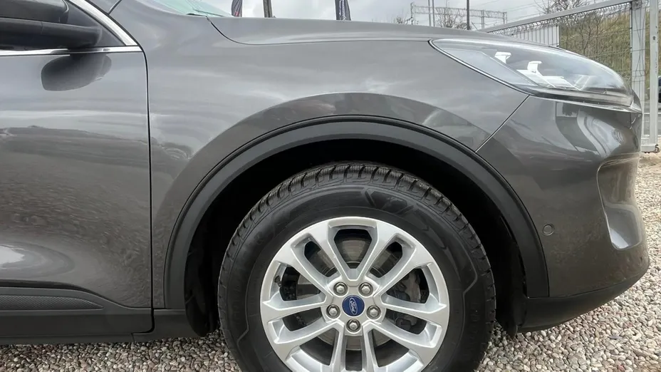 FORD Kuga -