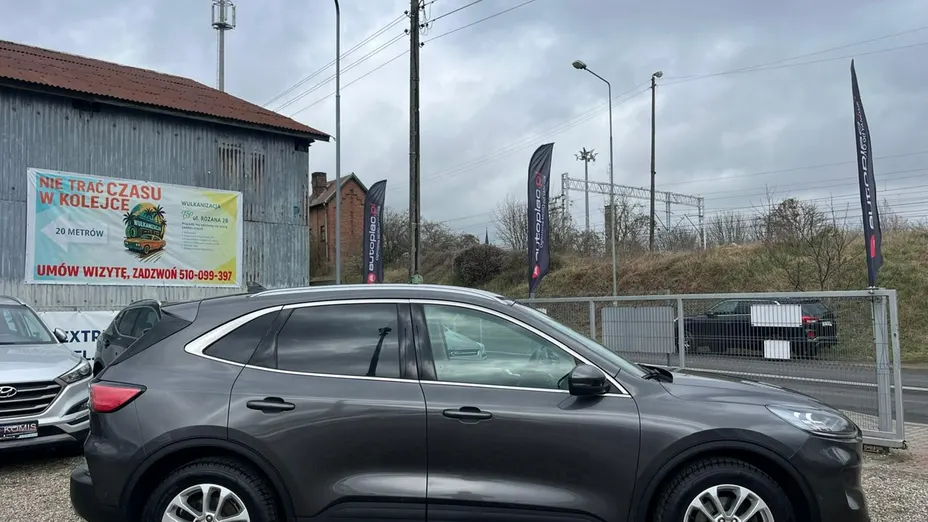 FORD Kuga -