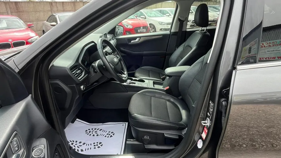 FORD Kuga -