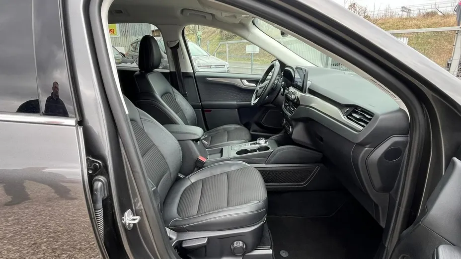 FORD Kuga -