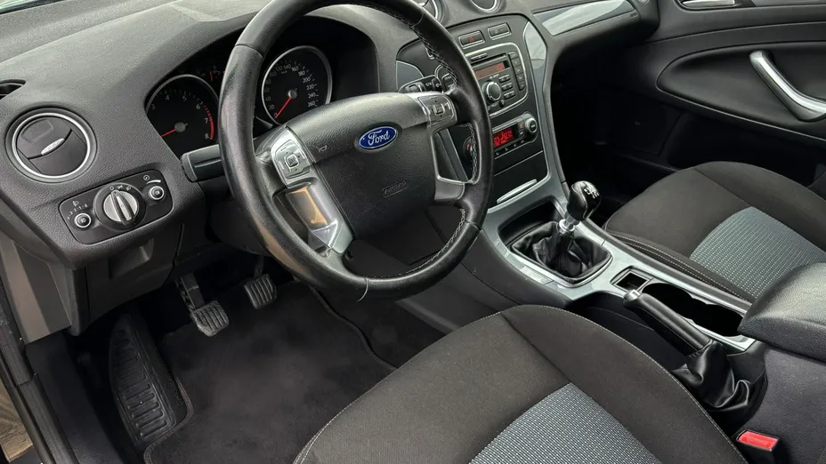 FORD Mondeo -